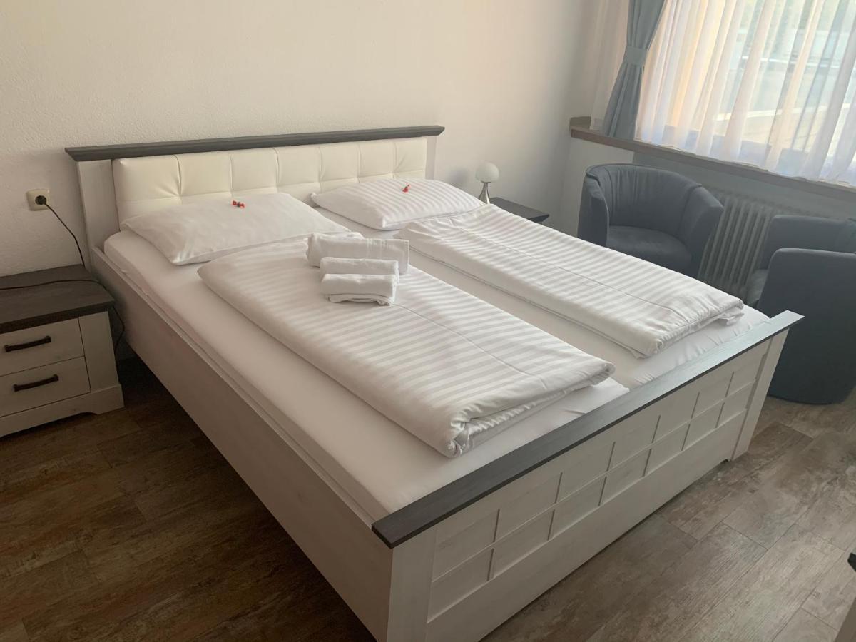 Hotel Brauhaus Zur Krone Бергхайм Экстерьер фото